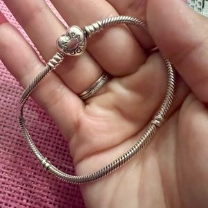 ⚠️SOLD⚠️Pandora bracelet